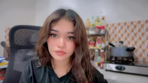 Snapshot of roxxy_blossom chatting on July 1, 4:18 pm roxxy_blossom online show from July 1, 4:18 pm