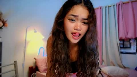 Snapshot of roxxy_blossom chatting on July 16, 3:56 am roxxy_blossom online show from July 16, 3:56 am