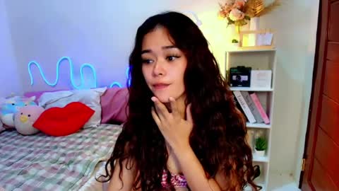 Snapshot of roxxy_blossom chatting on July 25, 1:58 am roxxy_blossom online show from July 25, 1:58 am