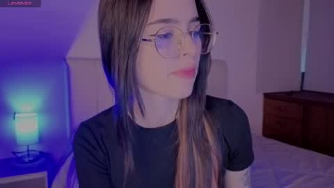 Roxxy online show from March 4, 11:00 pm