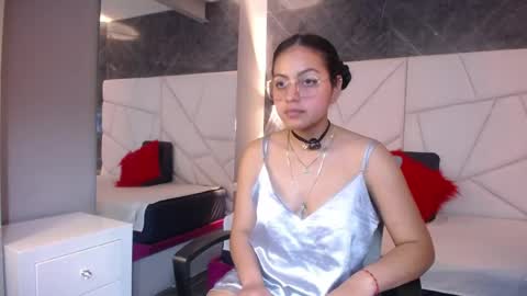 Roxxy  online show from May 22, 7:41 pm