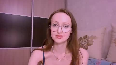 Roxxy Wharton online show from March 22, 6:00 pm