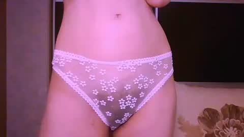 Roxxy Wharton online show from July 2, 11:05 am