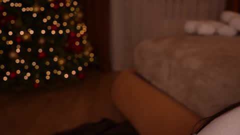 Snapshot of roxy_blue_eyed_ chatting on December 16, 10:42 am Im Roxy ntmu online show from December 16, 10:42 am