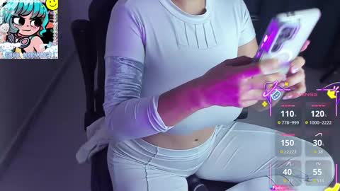 Snapshot of roxy_clark chatting on September 12, 9:20 am Annah online show from September 12, 9:20 am