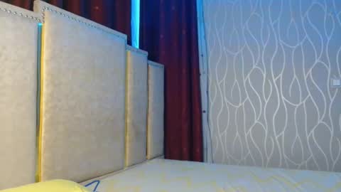 Snapshot of roxy_heather chatting on May 9, 7:19 pm Roxy online show from May 9, 7:19 pm