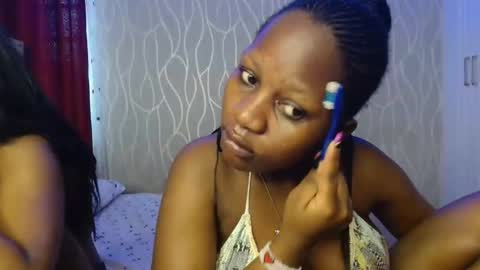 Snapshot of roxy_heather chatting on June 1, 12:18 pm Roxy online show from June 1, 12:18 pm