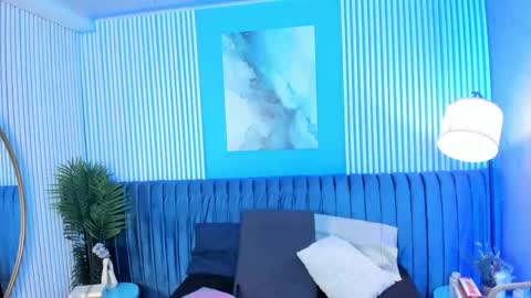 Snapshot of roxy_hell chatting on October 31, 12:06 pm Roxy hell online show from October 31, 12:06 pm