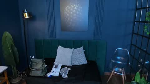 Roxy hell online show from January 14, 12:00 pm