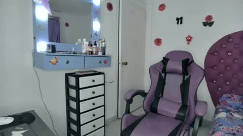 Roxy online show from June 17, 1:52 am