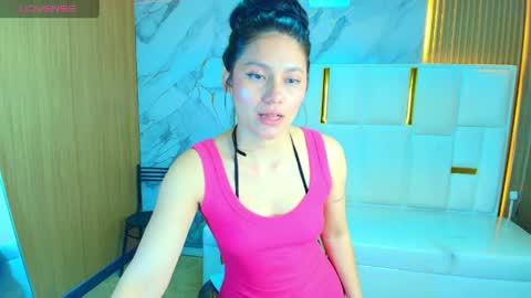 Roxy online show from May 1, 1:26 pm