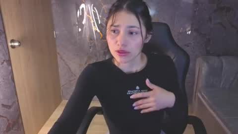 Snapshot of roxy_luxe_tf chatting on July 23, 12:47 pm Roxy online show from July 23, 12:47 pm