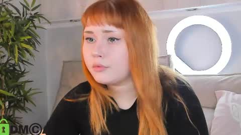 Snapshot of roxy_moor chatting on June 28, 9:04 am Roxy online show from June 28, 9:04 am