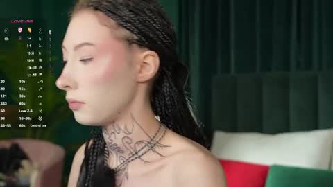 roxanne online show from June 18, 3:40 am