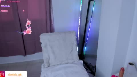 R O X Y  online show from May 9, 2:44 pm