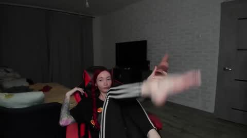 Snapshot of roxy_silver chatting on February 10, 10:14 pm Roxy online show from February 10, 10:14 pm