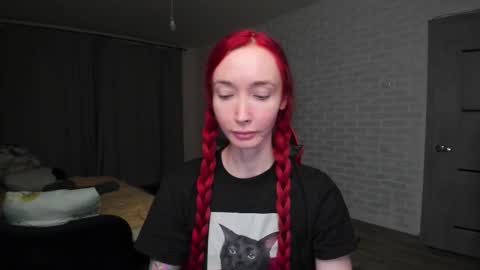 Snapshot of roxy_silver chatting on February 12, 2:45 pm Roxy online show from February 12, 2:45 pm