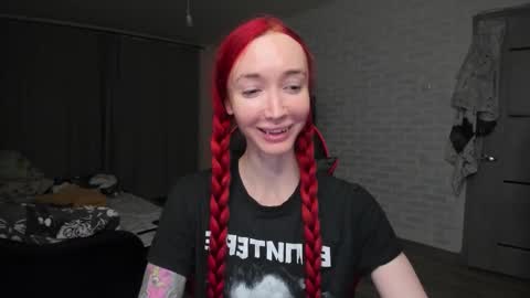 Snapshot of roxy_silver chatting on February 18, 8:05 pm Roxy online show from February 18, 8:05 pm