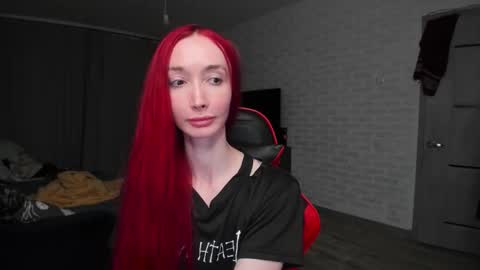 Snapshot of roxy_silver chatting on March 8, 3:10 am Roxy online show from March 8, 3:10 am