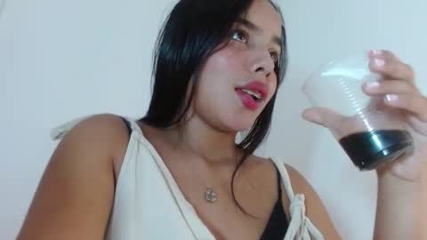 Snapshot of roxy_stone1 chatting on November 6, 7:26 pm roxy_stone1 online show from November 6, 7:26 pm