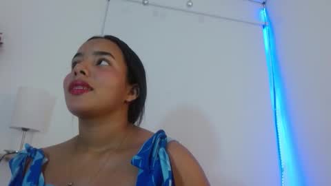 Snapshot of roxy_stone1 chatting on November 22, 7:24 pm roxy_stone1 online show from November 22, 7:24 pm