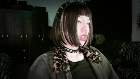 Roxy Independient model Help me to reach 50 thumbs up online show from May 11, 11:24 pm