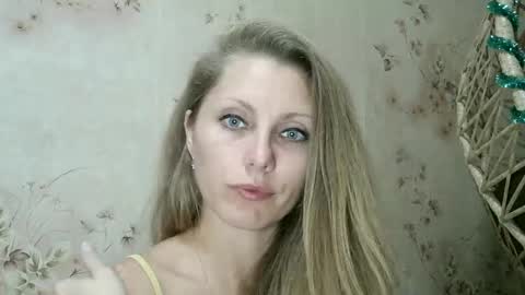 Snapshot of roxyfox18x01 chatting on October 10, 7:46 pm roxyfox18x01 online show from October 10, 7:46 pm