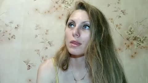 roxyfox18x01 online show from June 11, 7:34 pm