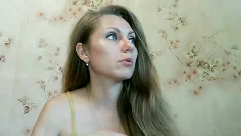 roxyfox18x01 online show from June 14, 8:27 am