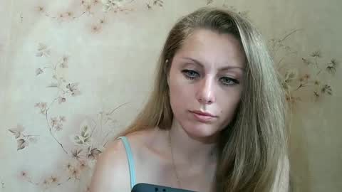 roxyfox18x01 online show from June 28, 8:42 am