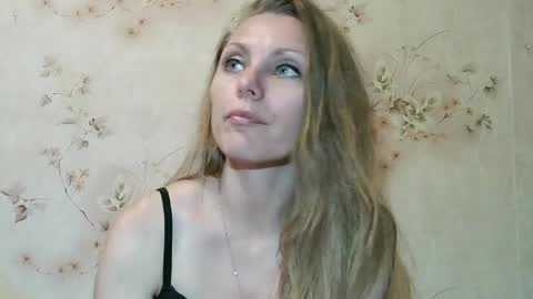 roxyfox18x01 online show from July 10, 7:49 pm