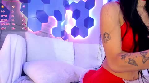 Snapshot of roxylior chatting on November 4, 7:24 pm online show from November 4, 7:24 pm