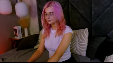 Roxy online show from May 16, 3:33 pm