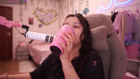 roxysuh online show from February 27, 8:25 am