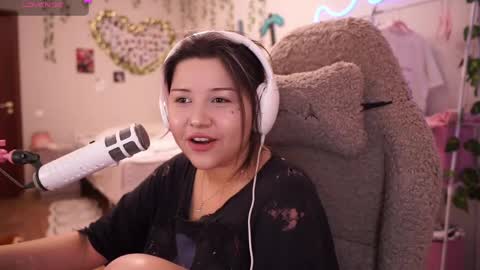 roxysuh online show from May 1, 7:57 am