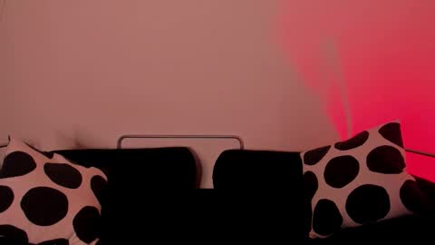 Snapshot of roxyy_x chatting on October 9, 10:41 pm val online show from October 9, 10:41 pm