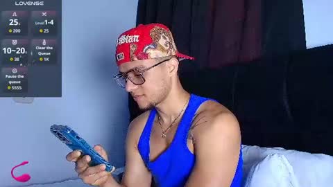 Snapshot of roy_barney chatting on July 23, 7:01 pm ANTONIO online show from July 23, 7:01 pm