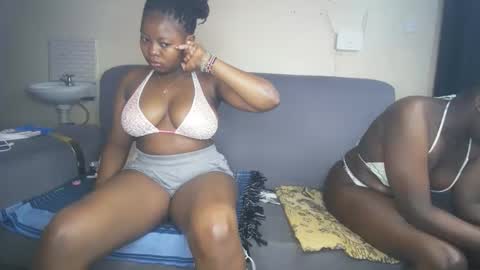 royal_charm online show from March 2, 6:14 am