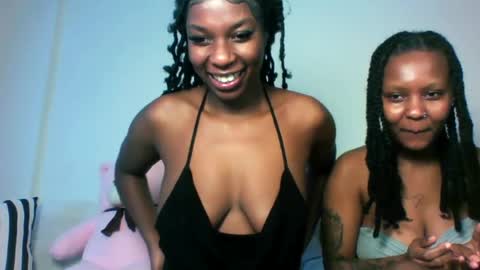 Snapshot of royal_petite10 chatting on June 21, 11:35 am kate online show from June 21, 11:35 am