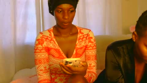 Snapshot of royal_petite10 chatting on July 2, 10:43 am kate online show from July 2, 10:43 am