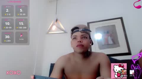 royal_xx online show from March 16, 8:35 pm