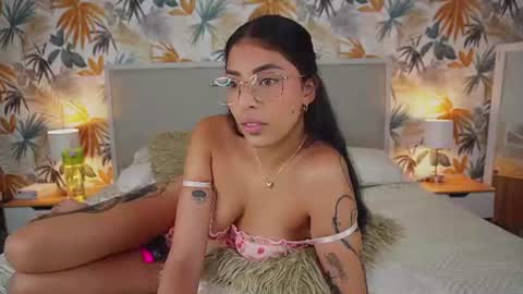 Snapshot of royalechloe chatting on July 6, 7:38 am Chloe online show from July 6, 7:38 am