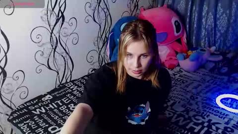 angela online show from September 25, 9:40 pm