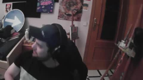 Snapshot of royer04 chatting on October 24, 6:54 am royer04 online show from October 24, 6:54 am