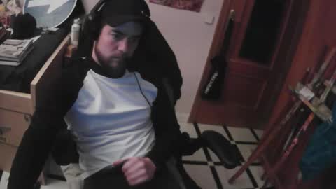 Snapshot of royer04 chatting on December 19, 4:25 pm royer04 online show from December 19, 4:25 pm