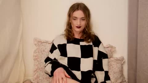 Snapshot of rozequartzz chatting on March 21, 9:18 pm Rose online show from March 21, 9:18 pm