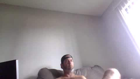 Snapshot of rubbingoneout714 chatting on November 14, 4:28 pm rubbingoneout714 online show from November 14, 4:28 pm