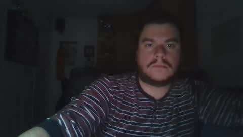 Snapshot of ruben90mr chatting on December 4, 2:31 am ruben90mr online show from December 4, 2:31 am