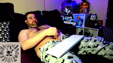 Snapshot of rubenator69 chatting on November 23, 3:23 pm Ruben online show from November 23, 3:23 pm