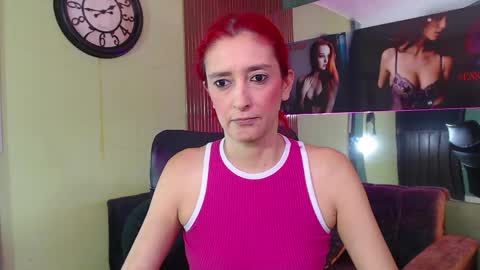 ruby_your_milf online show from April 22, 9:05 pm